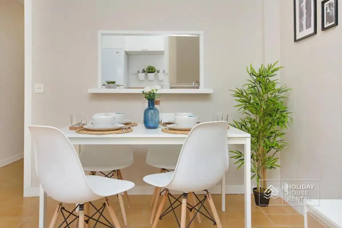 סאלו Cosy 3-Bedroom Apartment For 6-8 People Just 50M From The Beach