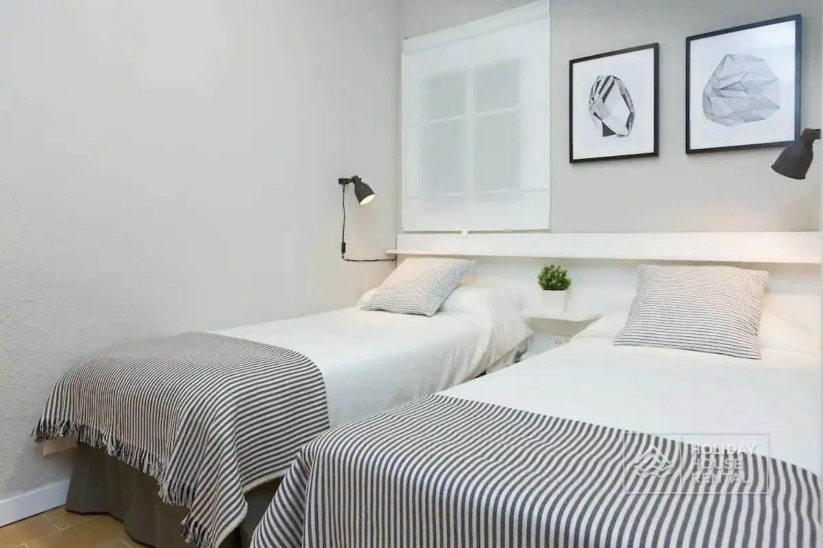 Cosy 3-Bedroom Apartment For 6-8 People Just 50M From The Beach Salou