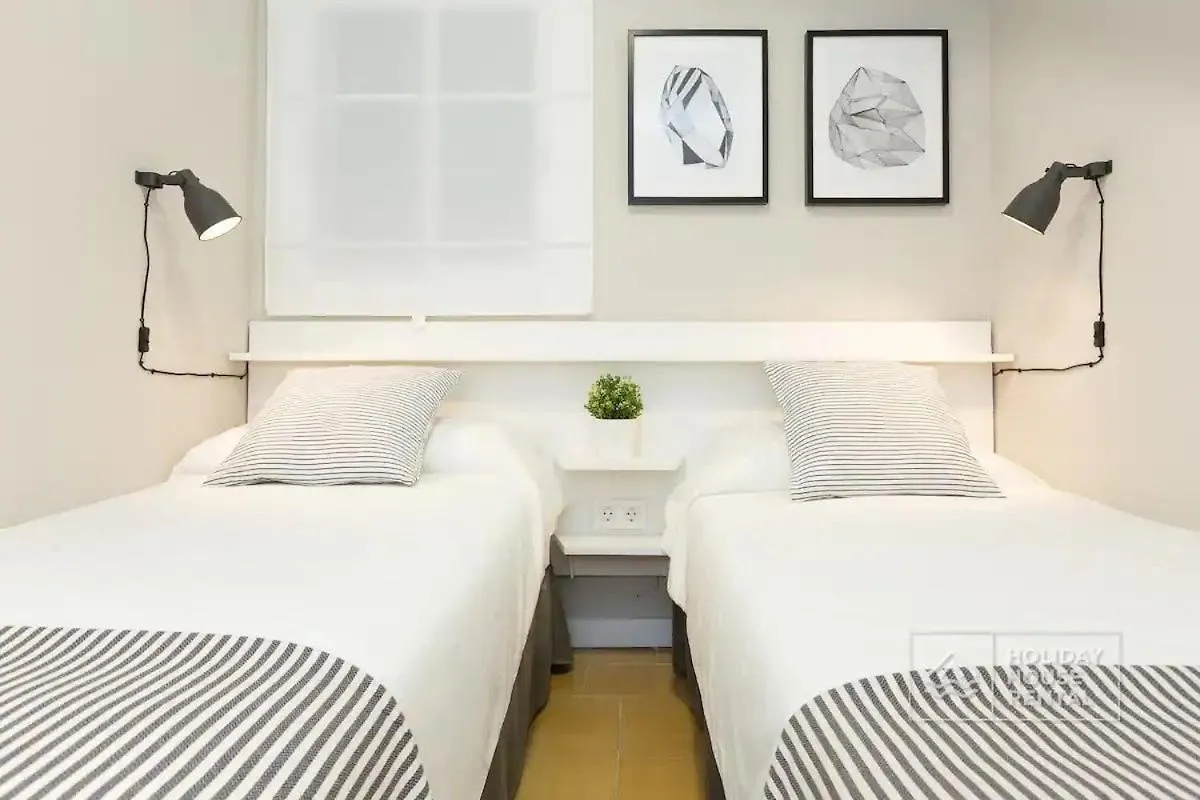 Cosy 3-Bedroom Apartment For 6-8 People Just 50M From The Beach Salou
